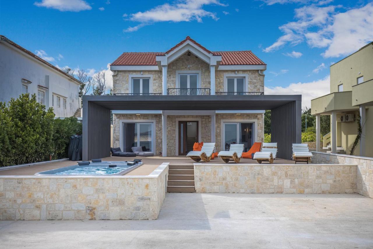 Villafux Zrce Novalja - Direkt Am Strand Caska Exterior photo