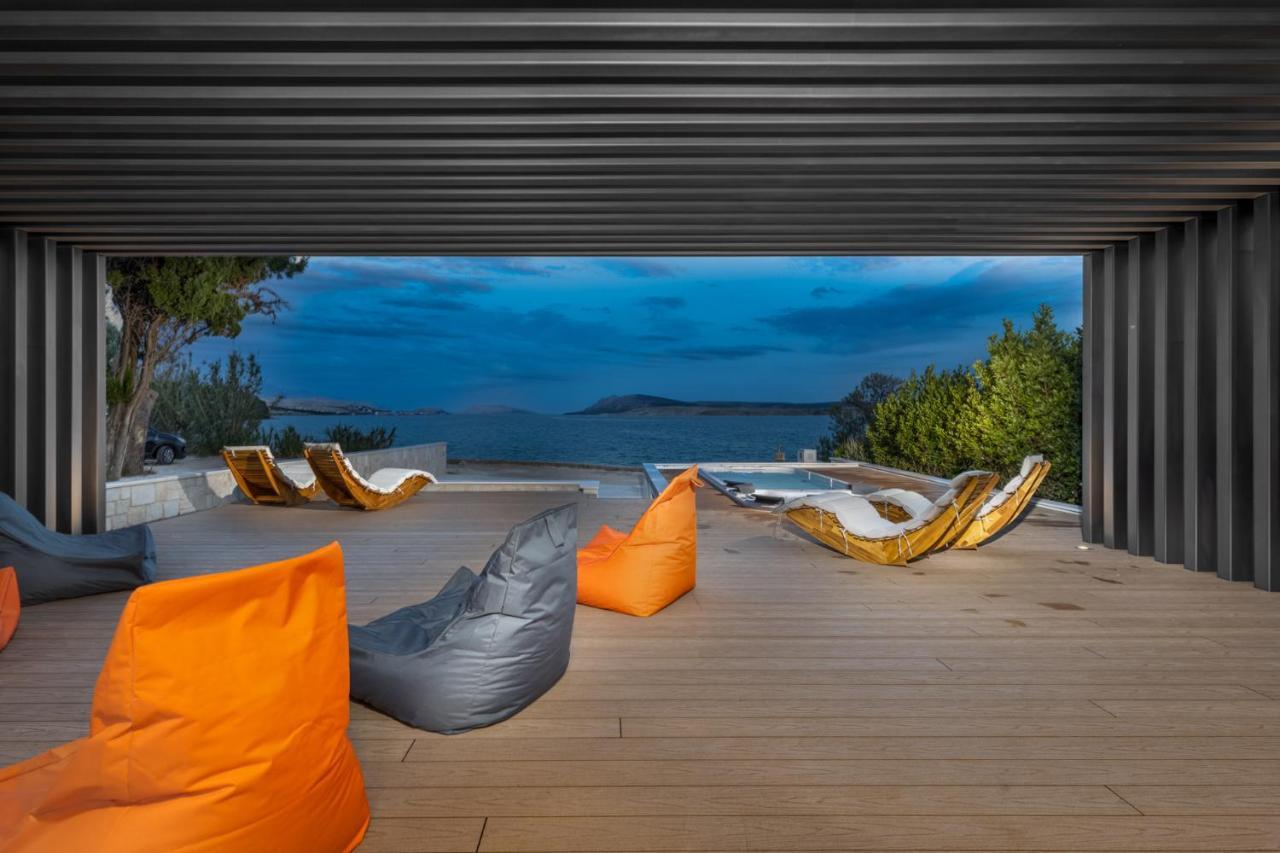Villafux Zrce Novalja - Direkt Am Strand Caska Exterior photo